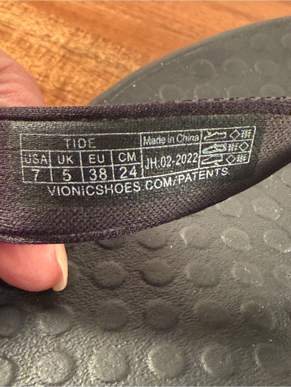 Vionic Tide II Sandals in Brown and Black Size 7 - Picture 10 of 11